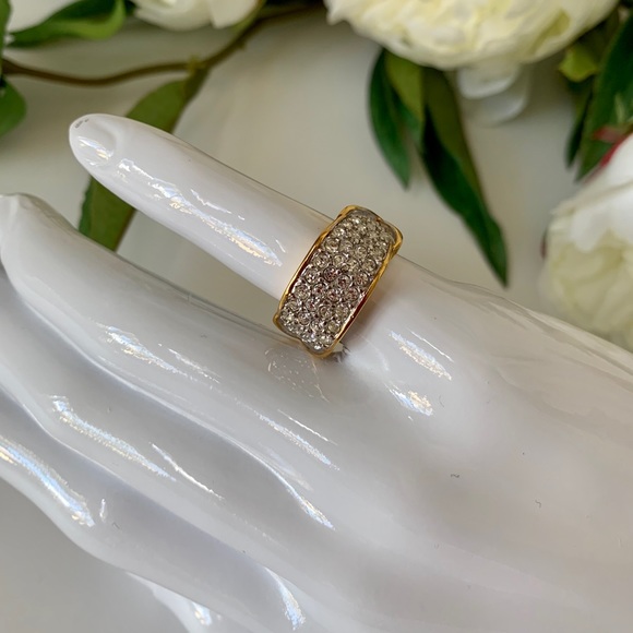 Vintage Jewelry - VTG Elizabeth Taylor Gold Pave  Ring
